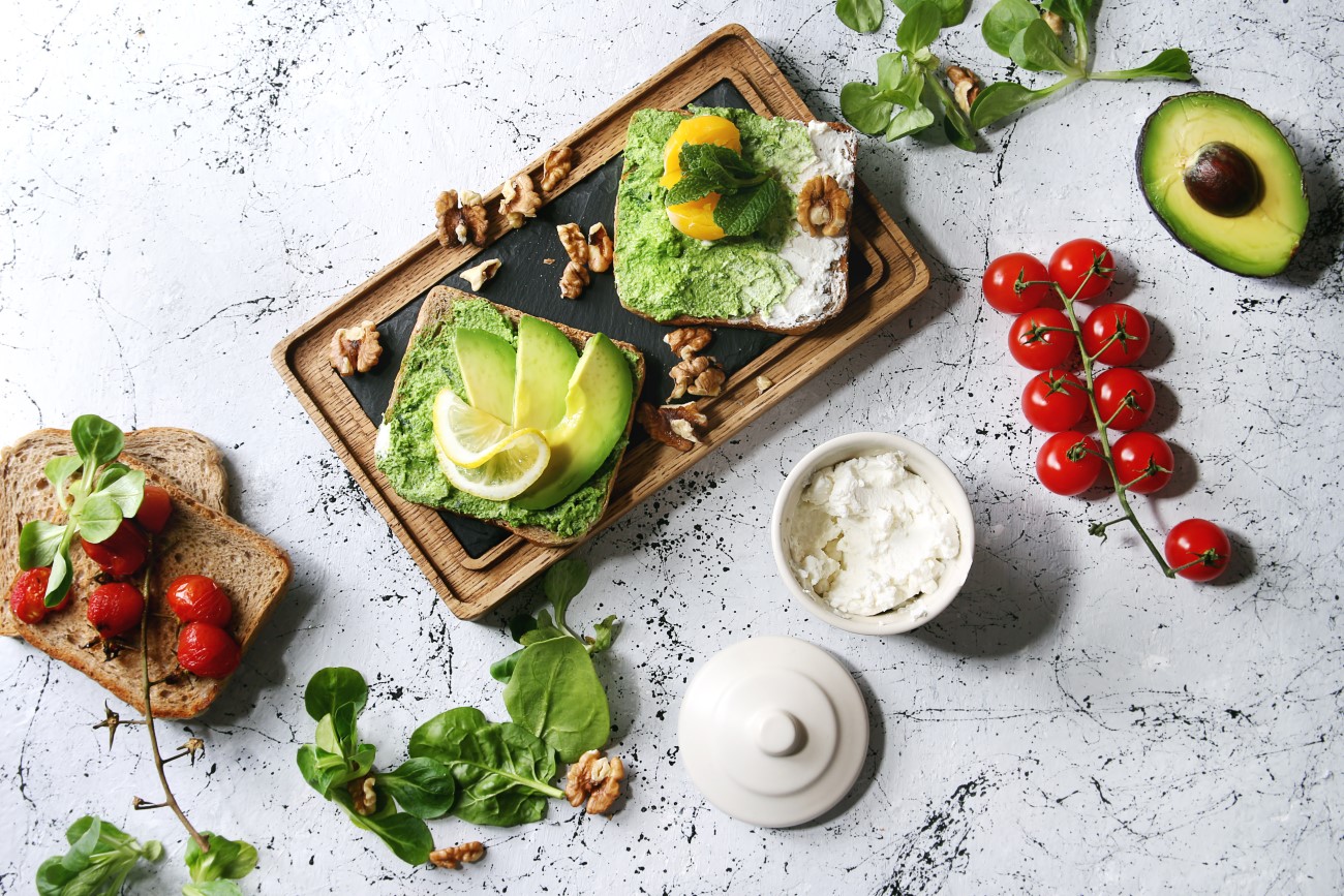 vegetarian-sandwiches-with-avocado-PSV6N32.jpg